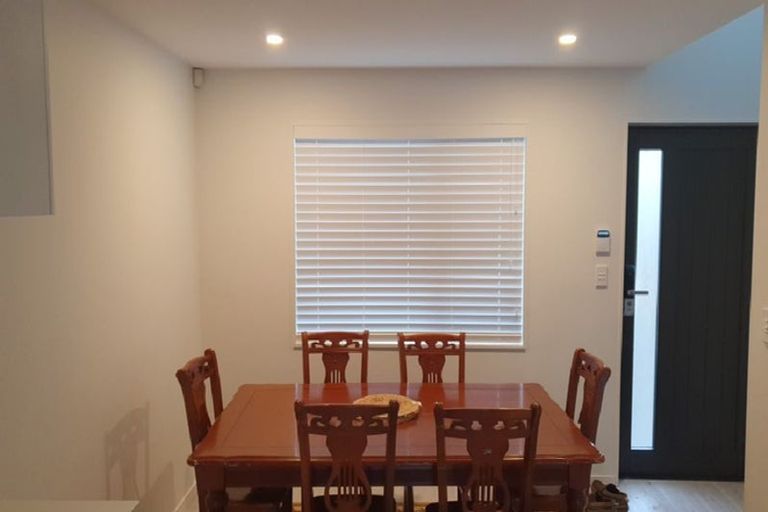 Photo of property in 8d Roys Road, Weymouth, Auckland, 2103