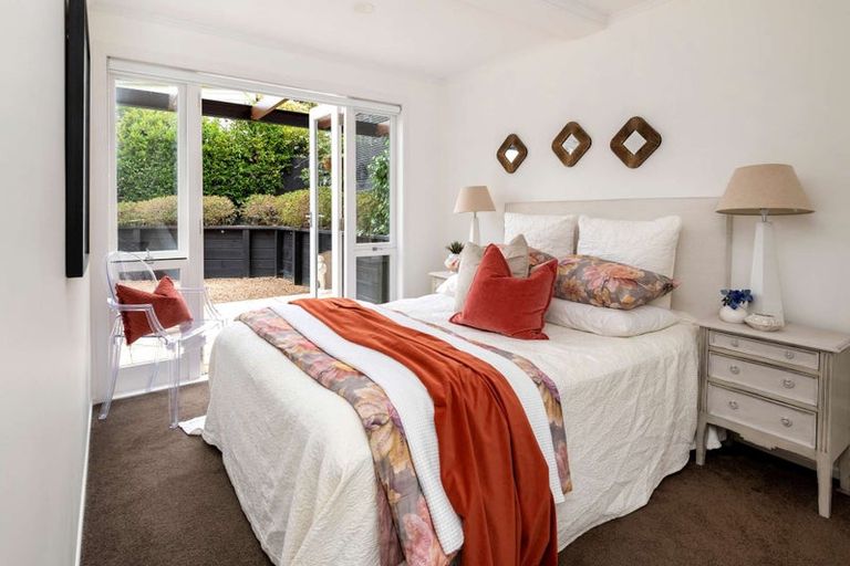 Photo of property in 10 Glenfern Road, Mellons Bay, Auckland, 2014