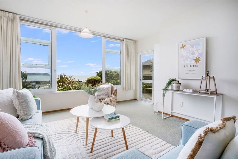 Photo of property in 13 Sunset Parade, Plimmerton, Porirua, 5026