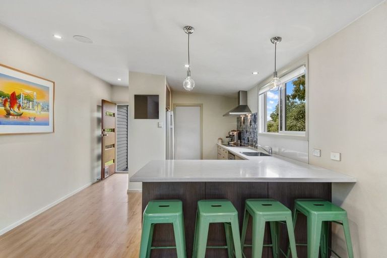 Photo of property in 35 Aorangi Road, Bryndwr, Christchurch, 8053