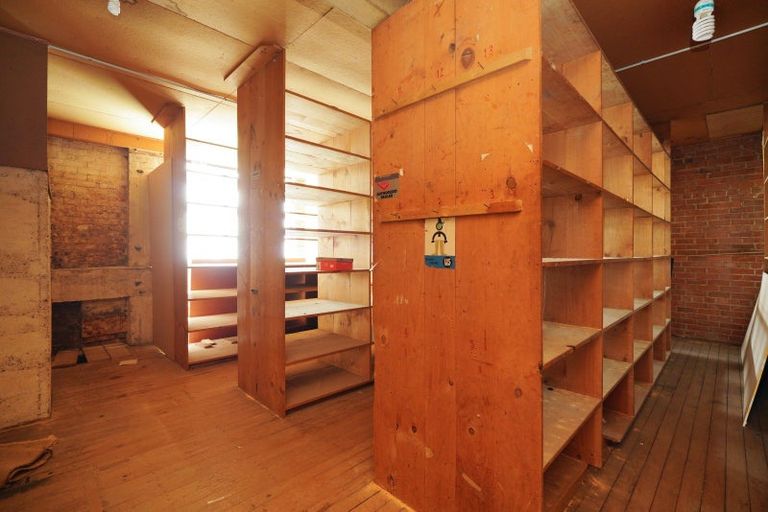 Photo of property in 24 Esk Street, Roslyn, Palmerston North, 4414