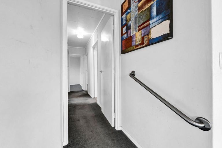 Photo of property in 13 Newbury Place, Waitara, 4320