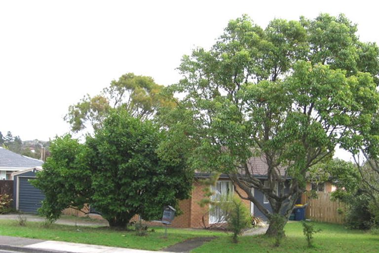 Photo of property in 140 Colwill Road, Massey, Auckland, 0614