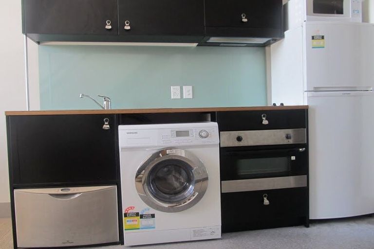 Photo of property in Urbane Apartments, 47/29 Webb Street, Mount Cook, Wellington, 6011