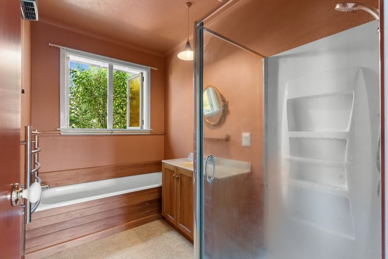 Photo of property in 131 Memorial Avenue, Burnside, Christchurch, 8053