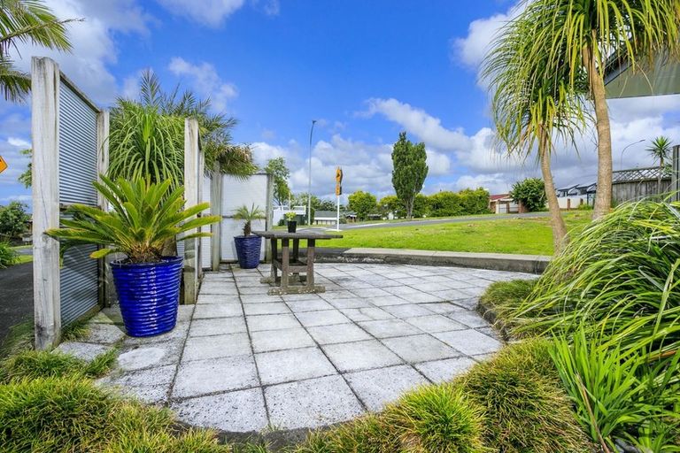 Photo of property in 154 Oaktree Avenue, Browns Bay, Auckland, 0630