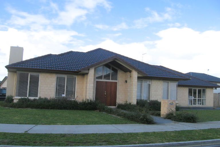 Photo of property in 16 Speyside Crescent, Flat Bush, Auckland, 2016