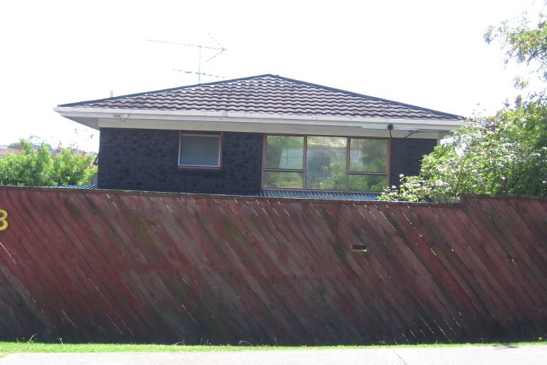 Photo of property in 3 Beulah Avenue, Rothesay Bay, Auckland, 0630