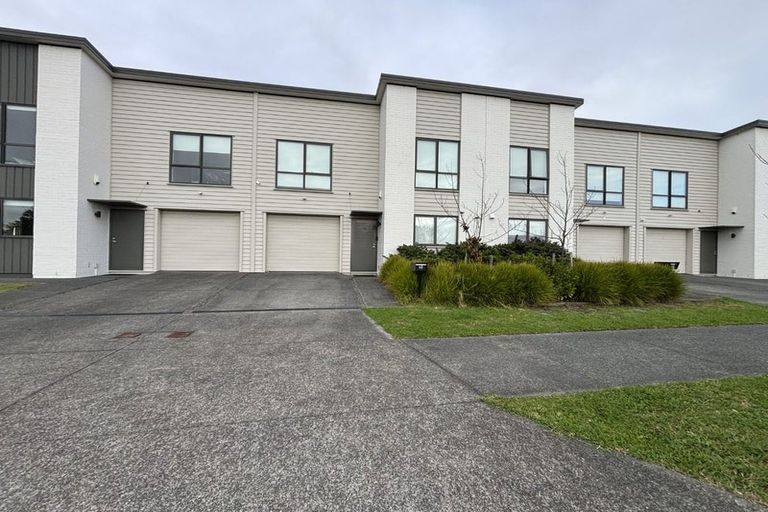 Photo of property in 60 Te Napi Drive, Takanini, 2112