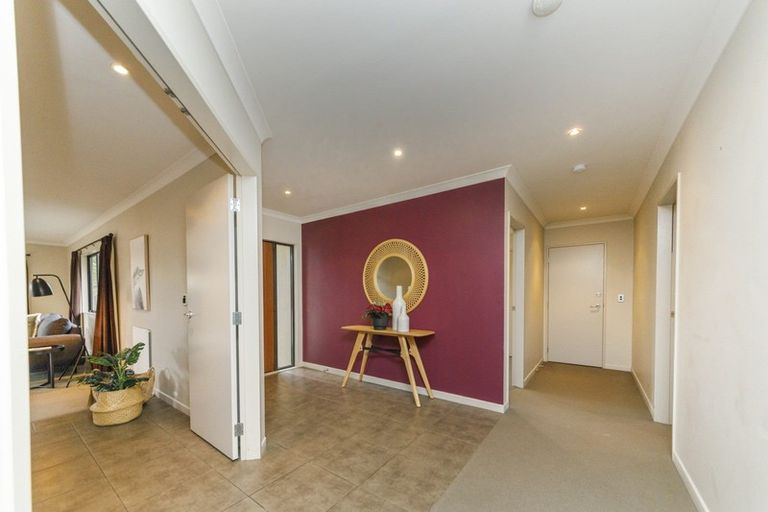 Photo of property in 5 Boronia Court, Milson, Palmerston North, 4414