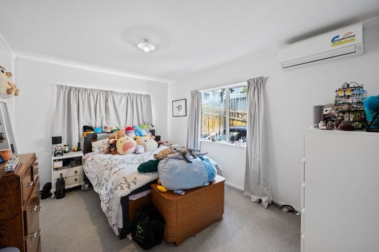 Photo of property in 131c View Road, Sunnyvale, Auckland, 0612