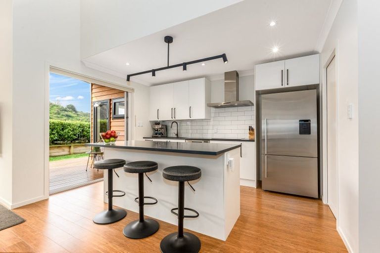 Photo of property in 3 Ramarama Lane, Crofton Downs, Wellington, 6035