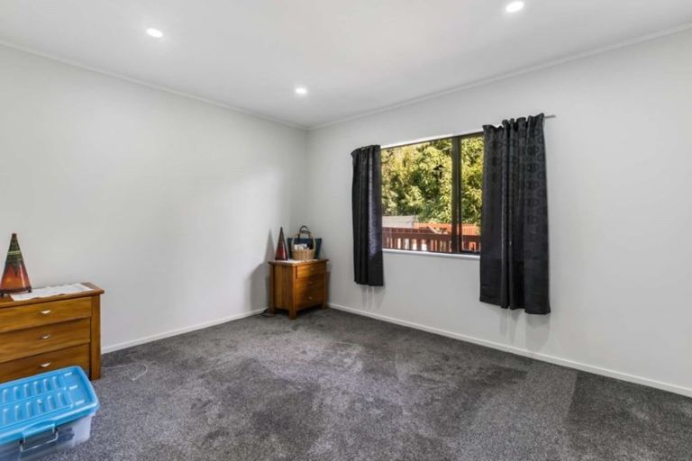 Photo of property in 39a Evelyn Road, Cockle Bay, Auckland, 2014