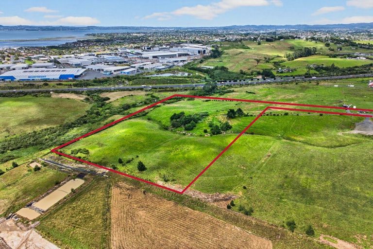 Photo of property in 61 Trig Road, Whenuapai, Auckland, 0618