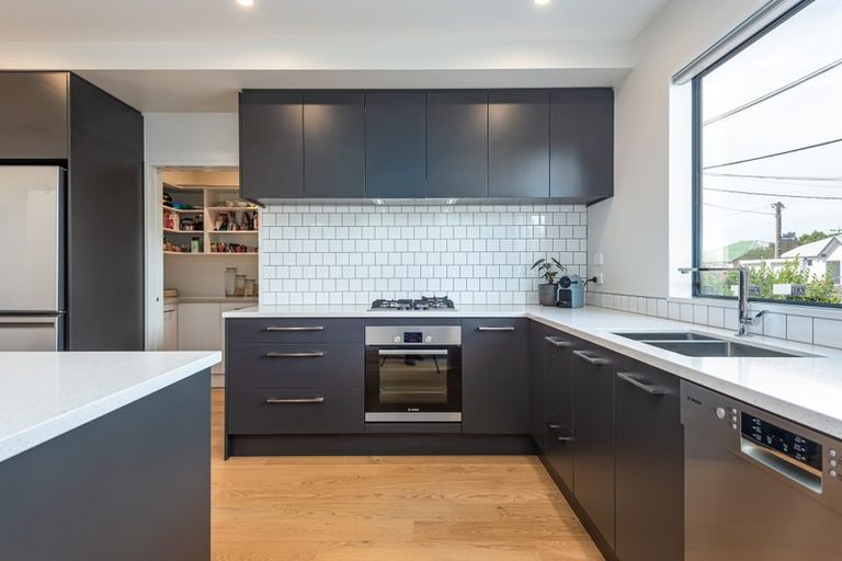 Photo of property in 1/177 Edgeware Road, Edgeware, Christchurch, 8013