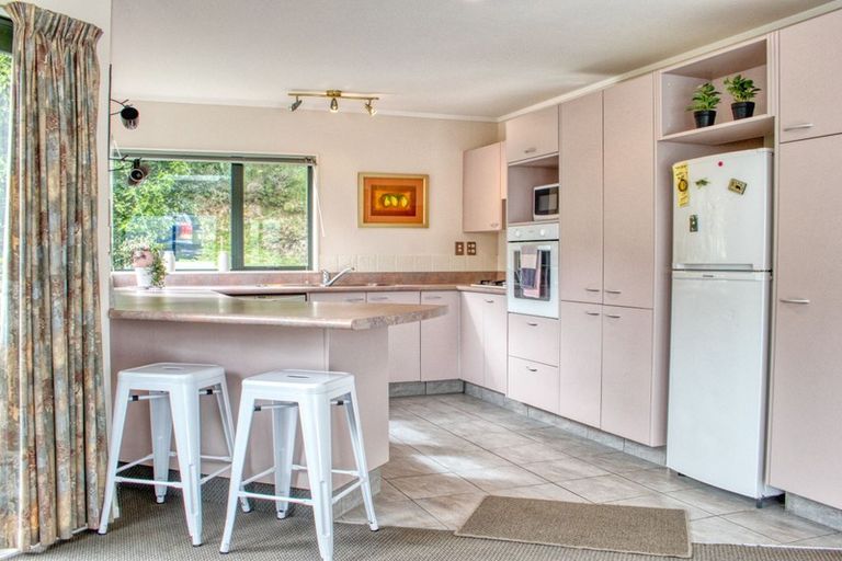 Photo of property in 13 Chastudon Place, Tawa, Wellington, 5028