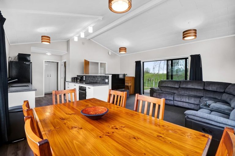 Photo of property in 10 Karaka Street, Inglewood, 4330