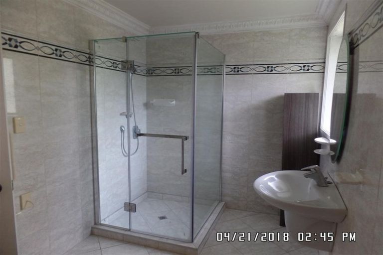 Photo of property in 12 Naviti Place, Browns Bay, Auckland, 0630