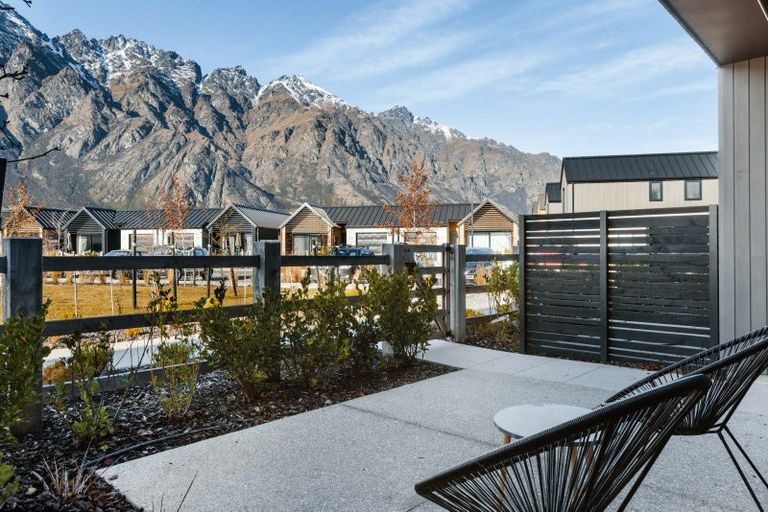 Photo of property in 8 Mcgibbon Lane, Jacks Point, 9371