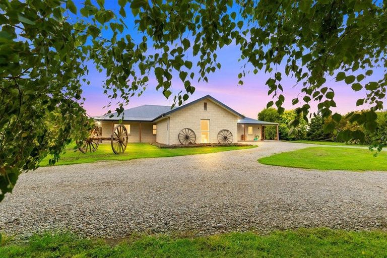 Photo of property in 2162 North Eyre Road, West Eyreton, Rangiora, 7475
