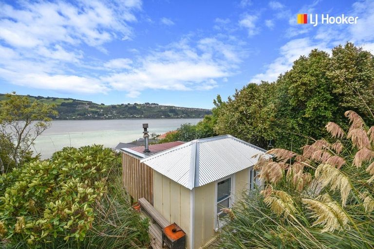 Photo of property in 2 Waireka Street, Ravensbourne, Dunedin, 9022