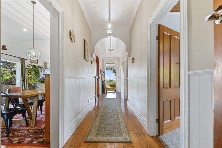 Photo of property in 43 Sunnyvale Road, Massey, Auckland, 0614