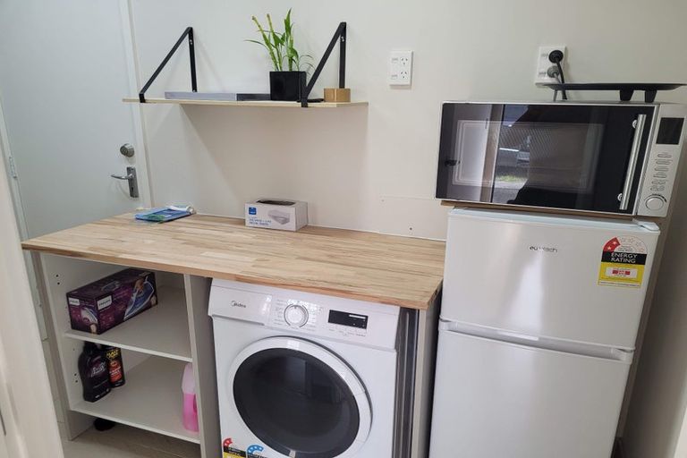 Photo of property in 2/24 Kentigern Close, Pakuranga, Auckland, 2010