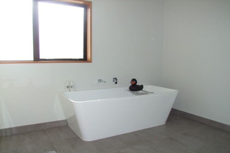 Photo of property in 6 Constitution Avenue, Milton, 9220