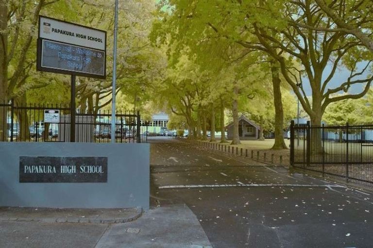 Photo of property in 9a Putiputi Way, Papakura, 2110