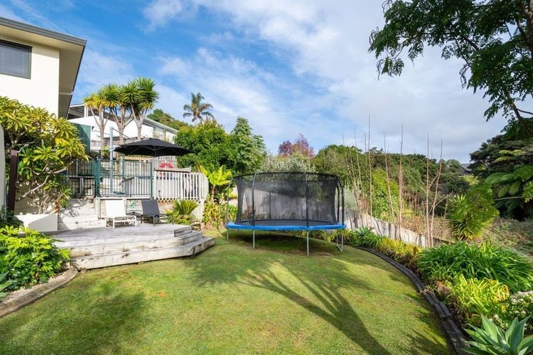 Photo of property in 35 Vermeer Place, West Harbour, Auckland, 0618