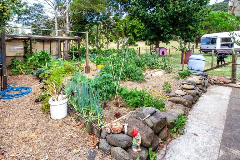 Photo of property in 141 Neavesville Road, Puriri, Thames, 3578