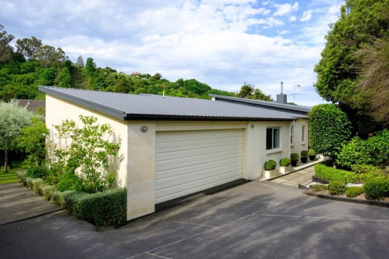 Photo of property in 15 Colquhoun Street, Glenross, Dunedin, 9011
