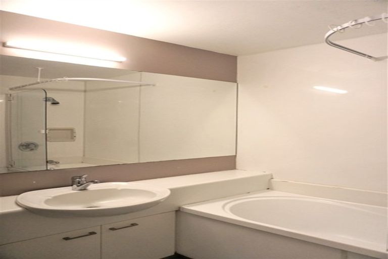 Photo of property in St James Courts, 4/77 Gloucester Street, Christchurch Central, Christchurch, 8013