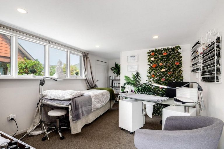 Photo of property in 103 Grimseys Road, Redwood, Christchurch, 8051