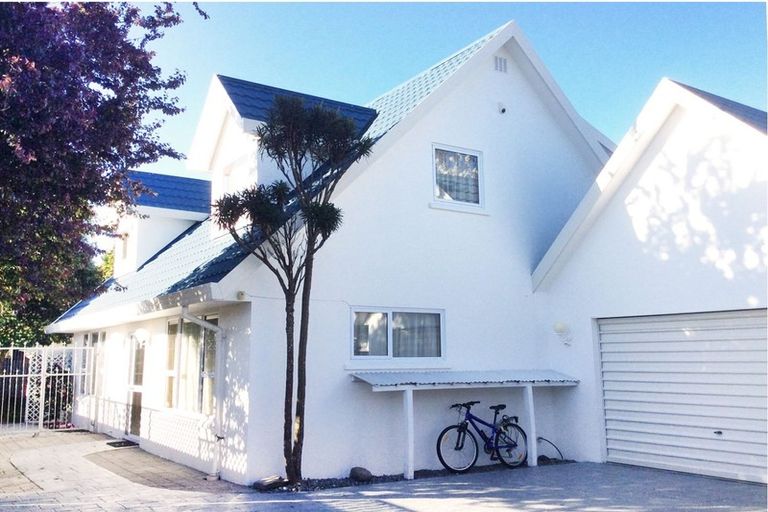 Photo of property in 6b Coniston Avenue, Ilam, Christchurch, 8041