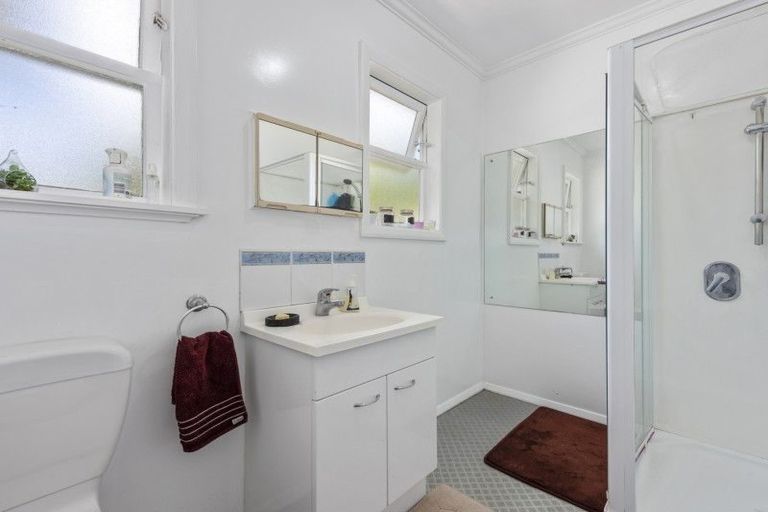 Photo of property in 13 Heretaunga Square, Silverstream, Upper Hutt, 5019