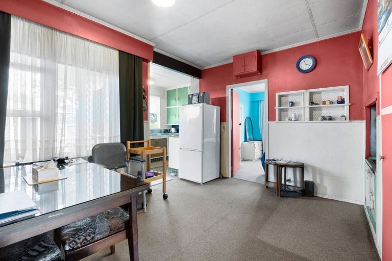 Photo of property in 1 Livingstone Avenue, Nawton, Hamilton, 3200