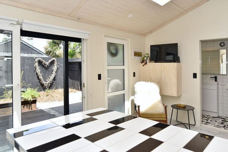 Photo of property in 7a Poulson Street, Addington, Christchurch, 8024