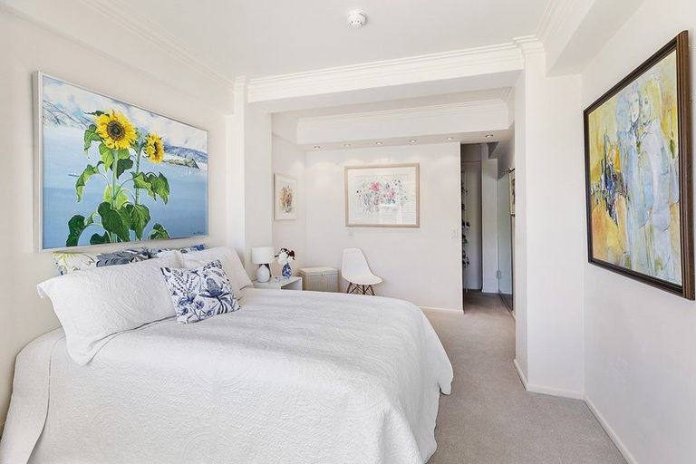 Photo of property in Rockhaven Saville, 116 Oriental Parade, Oriental Bay, Wellington, 6011