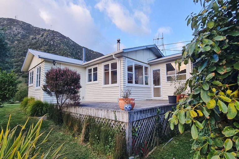Photo of property in 46 Wellington Road, Paekakariki, 5034