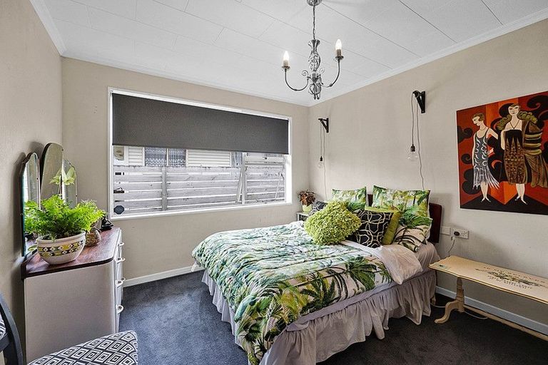 Photo of property in 26 High Street East, Waitara, 4320