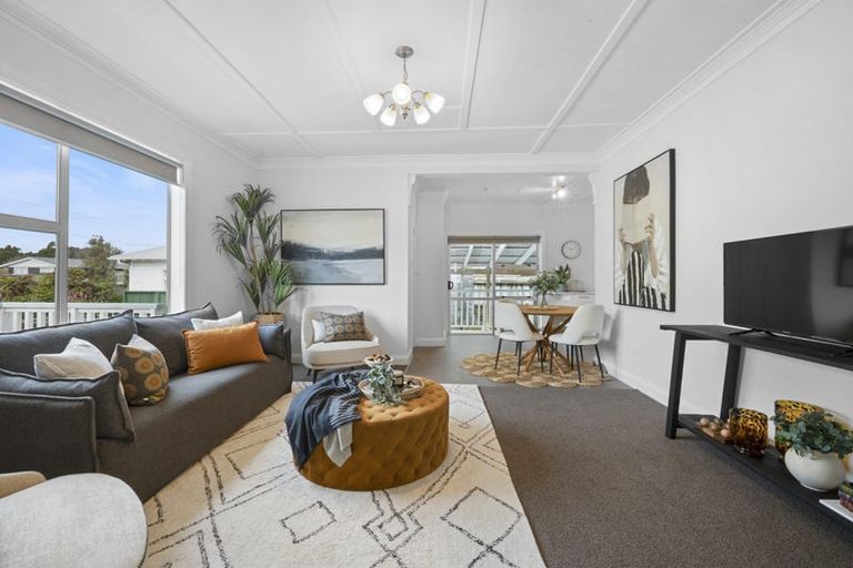 Photo of property in 14 Calvert Road, Moturoa, New Plymouth, 4310