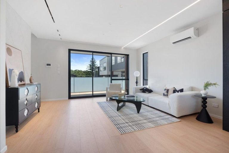 Photo of property in 6/36 William Souter Street, Forrest Hill, Auckland, 0620