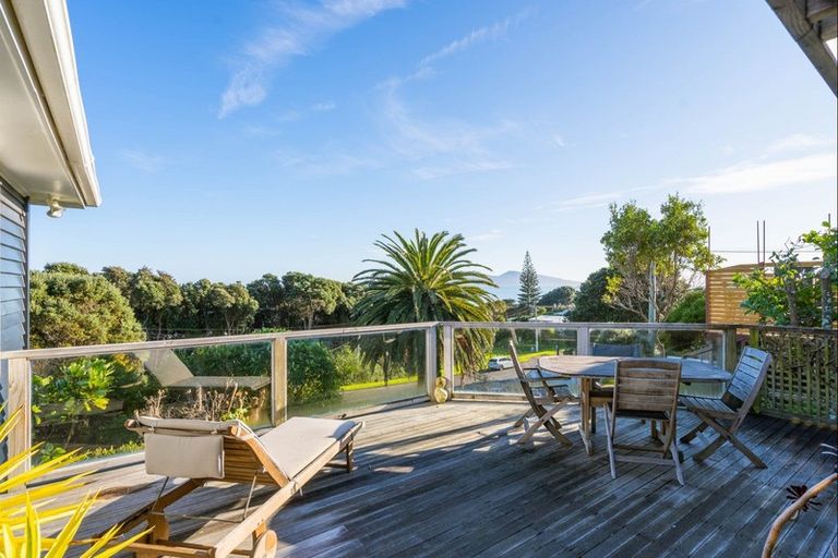 Photo of property in 110 Wellington Road, Paekakariki, 5034