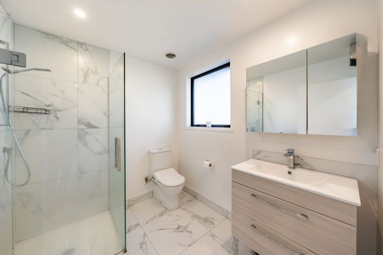 Photo of property in 7/97 Whites Line East, Waiwhetu, Lower Hutt, 5010