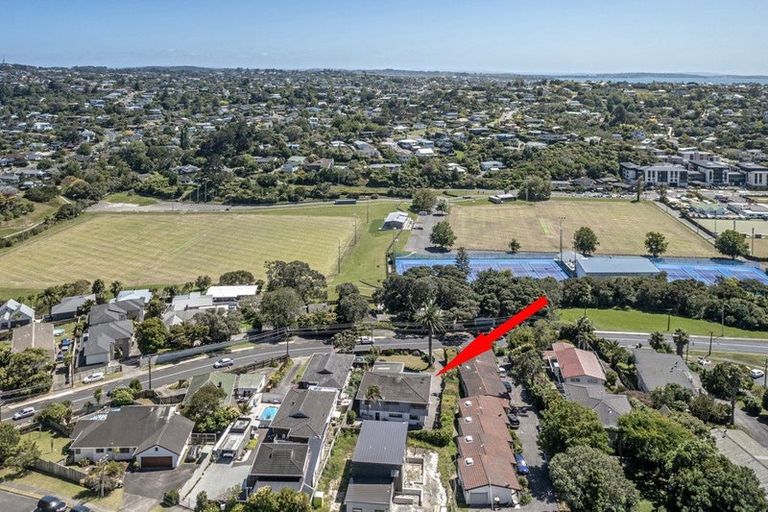 Photo of property in 26 Glencoe Road, Browns Bay, Auckland, 0630