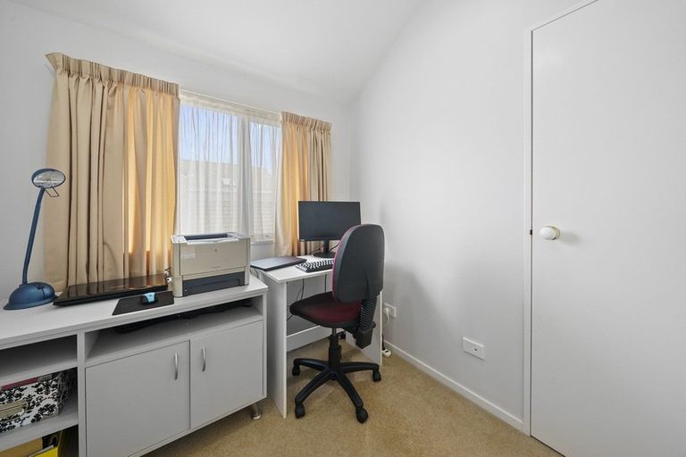 Photo of property in 43 Burnham Street, Seatoun, Wellington, 6022