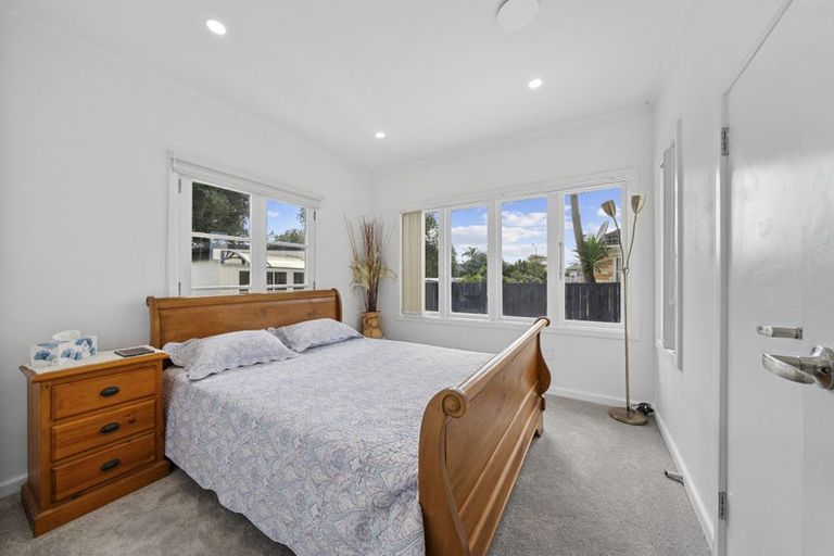 Photo of property in 21 Miller Road, Mangere Bridge, Auckland, 2022