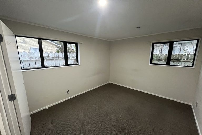 Photo of property in 2 Cranberry Place, Bucklands Beach, Auckland, 2012