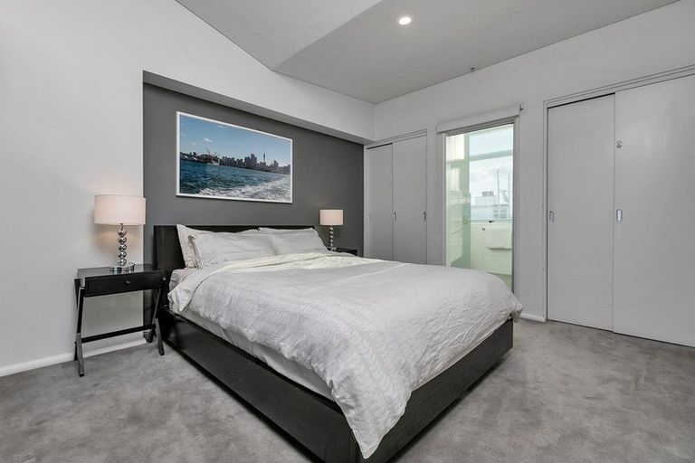 Photo of property in Shed 20 Princes Wharf Apartments, 48a/139 Quay Street, Auckland Central, Auckland, 1010